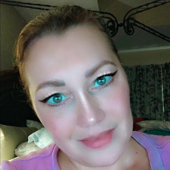 Meet your Posher, Janeth - Picture 2 of 3